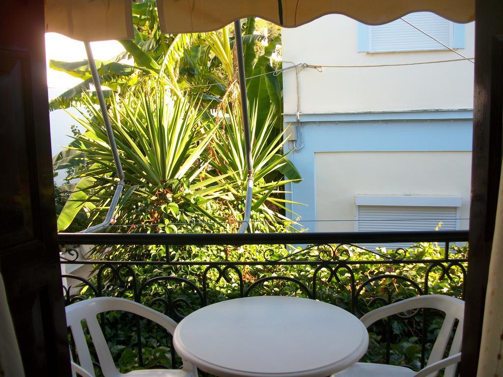 Jasmine'S Guest House Karlovassi Room photo